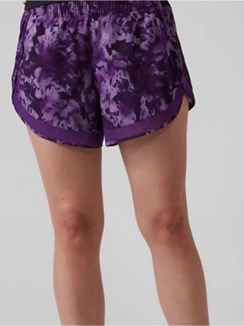 Athleta printed mesh racer run short 4“ Small